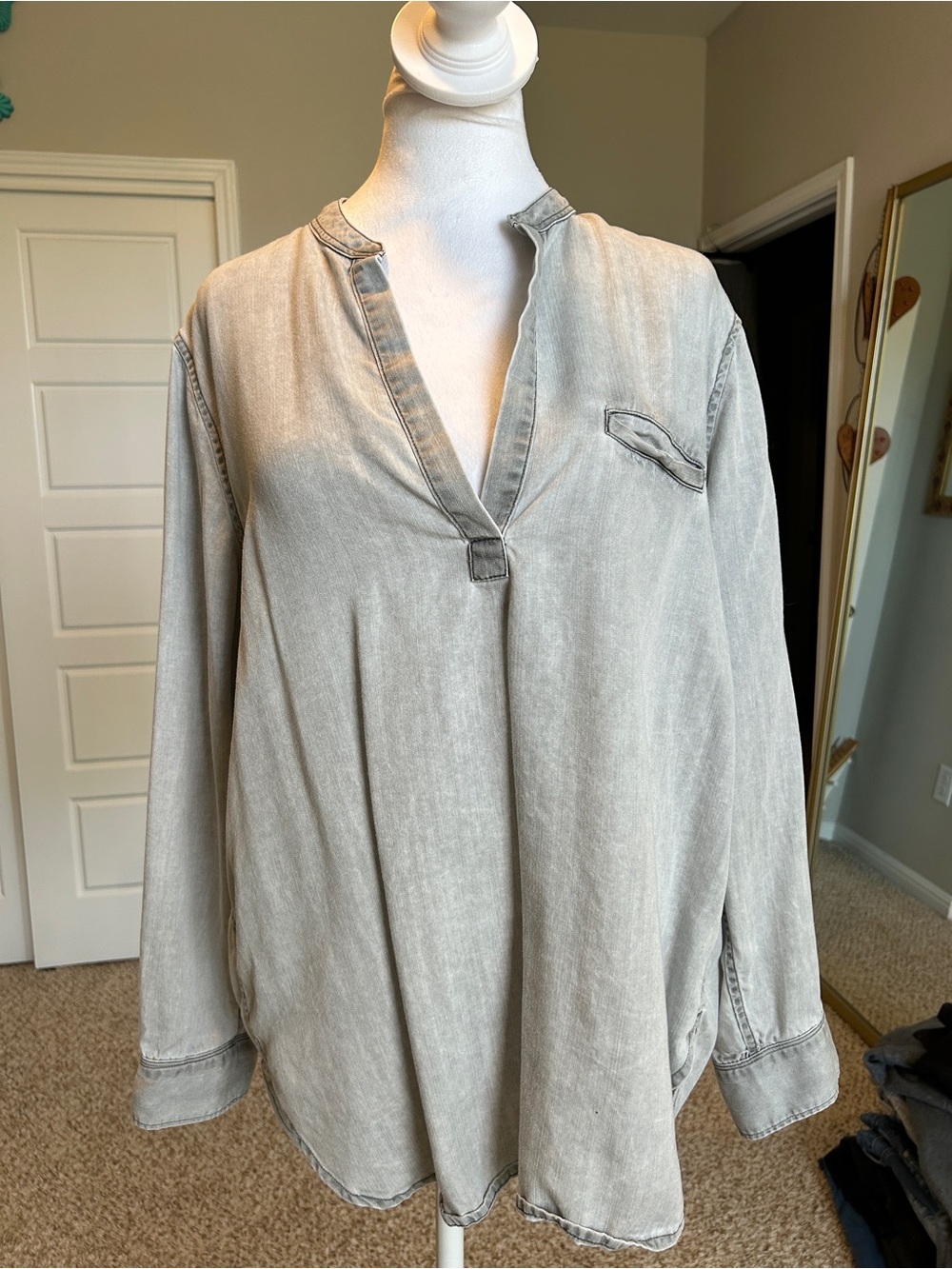 GAP Long Sleeve Flowy Tunic Blouse in Shark Fin Light Gray Tencel Size XL